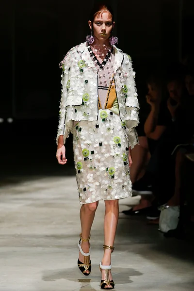 Look 46